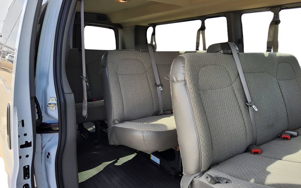 Used 2023 Chevrolet Express 3500 LS RWD image 24