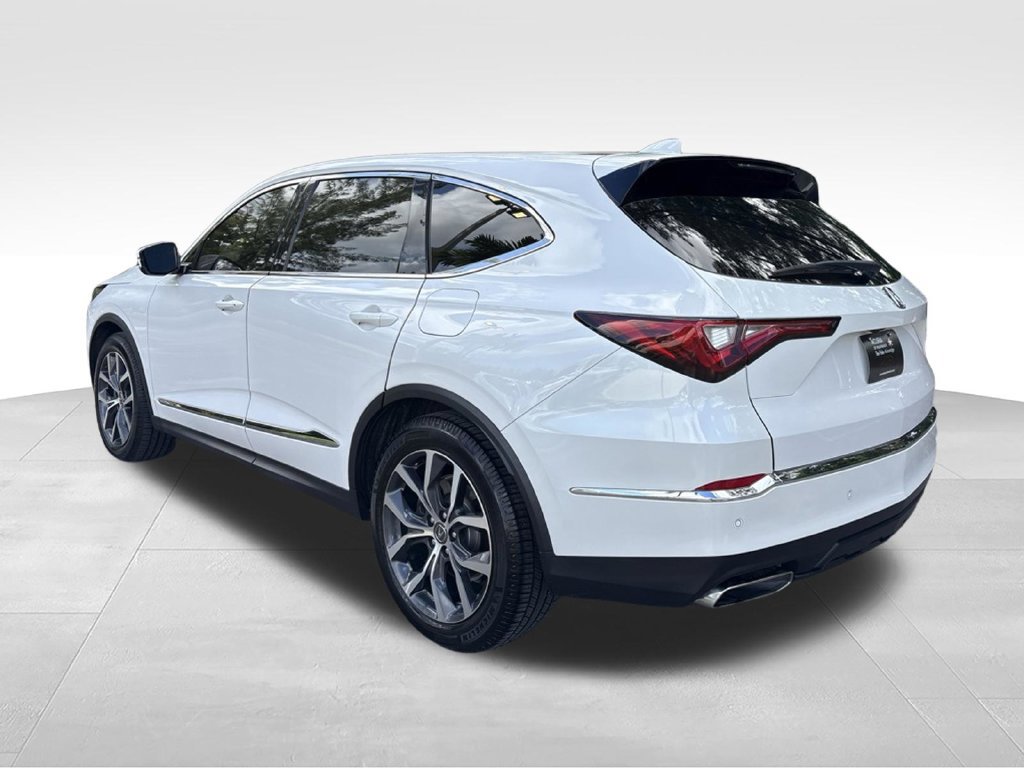 Used 2023 Acura MDX w/ Technology Package FWD image 3