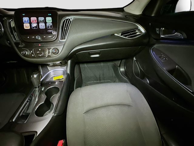 Used 2018 Chevrolet Malibu LT image 25