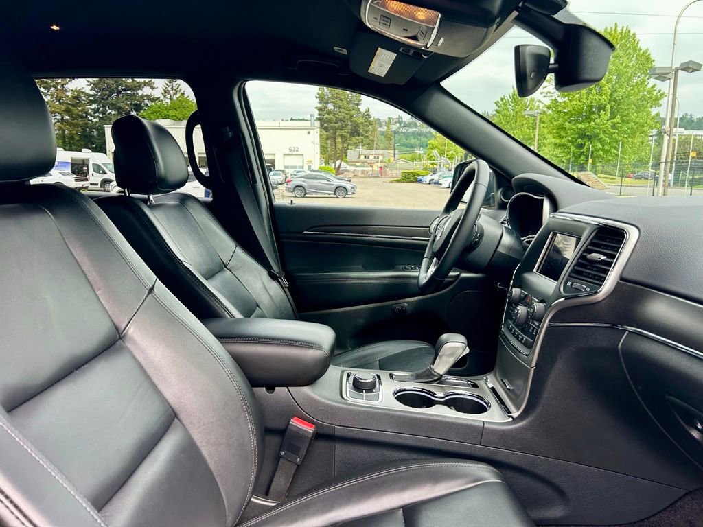 Used 2018 Jeep Grand Cherokee Limited AWD/4WD image 16