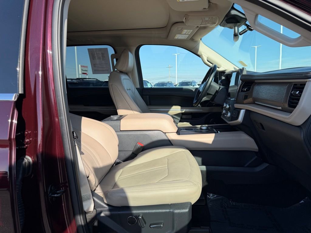 Used 2024 Ford Expedition Limited image 25