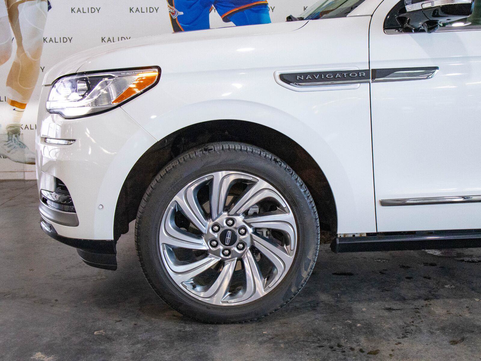 Used 2024 Lincoln Navigator Reserve AWD/4WD image 17