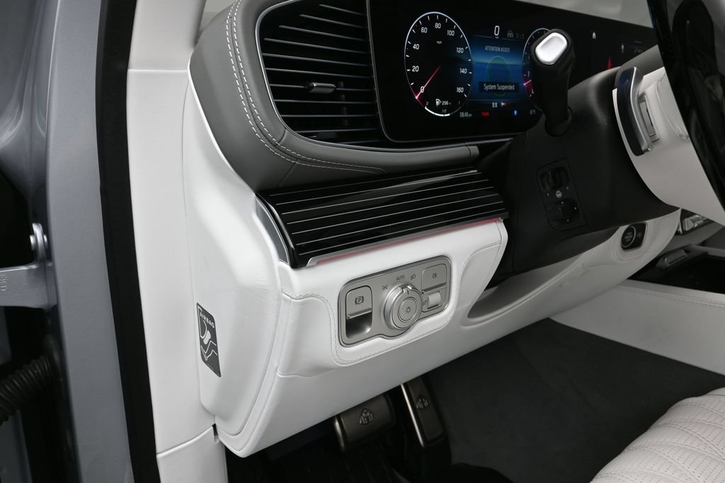 Used 2025 Mercedes-Benz Maybach GLS 600 4MATIC image 15