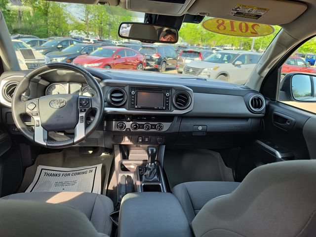 Used 2018 Toyota Tacoma SR5 AWD/4WD image 12