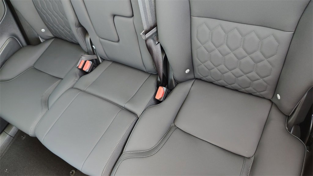 New 2026 Volvo XC90 B6 Plus w/ Protection Package Premier image 28