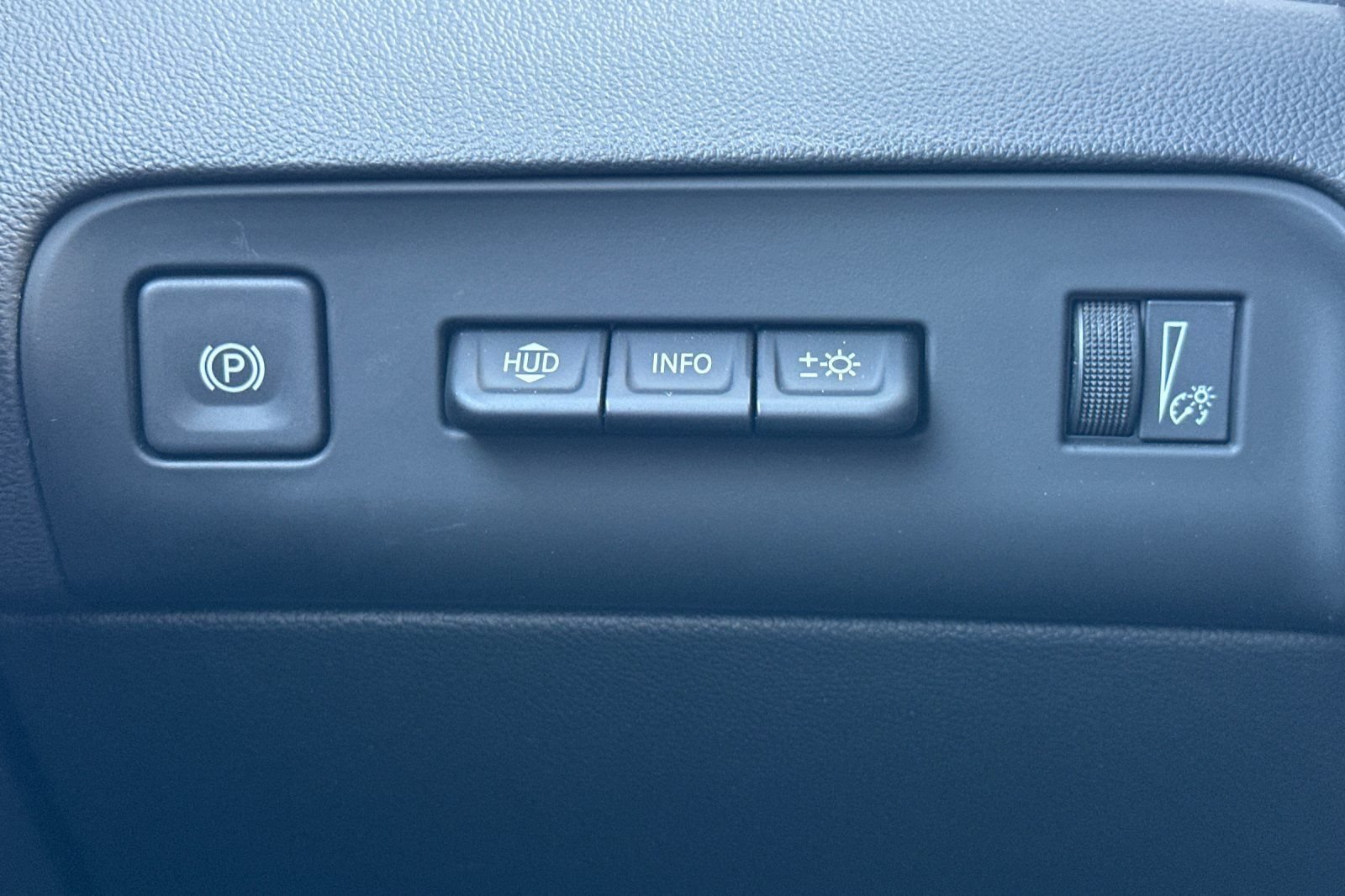 Certified 2024 Buick Enclave Avenir FWD image 38