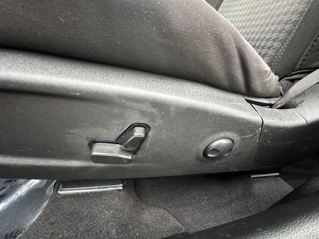 Used 2023 Dodge Charger SXT image 10