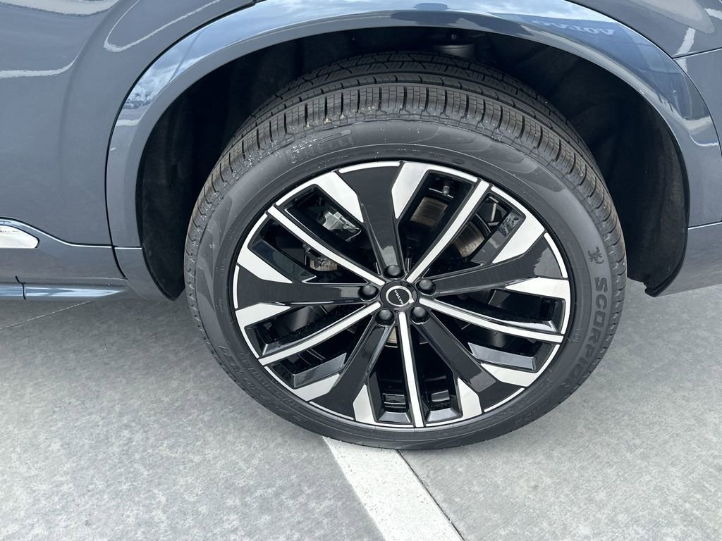 New 2026 Volvo XC90 B5 Ultra w/ Protection Package Premier image 10