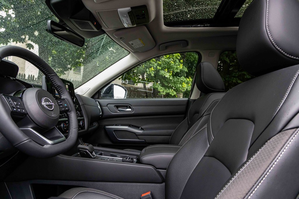 Certified 2025 Nissan Pathfinder SL w/ SL Premium Package image 8