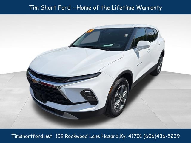Used 2025 Chevrolet Blazer LT AWD/4WD image 2