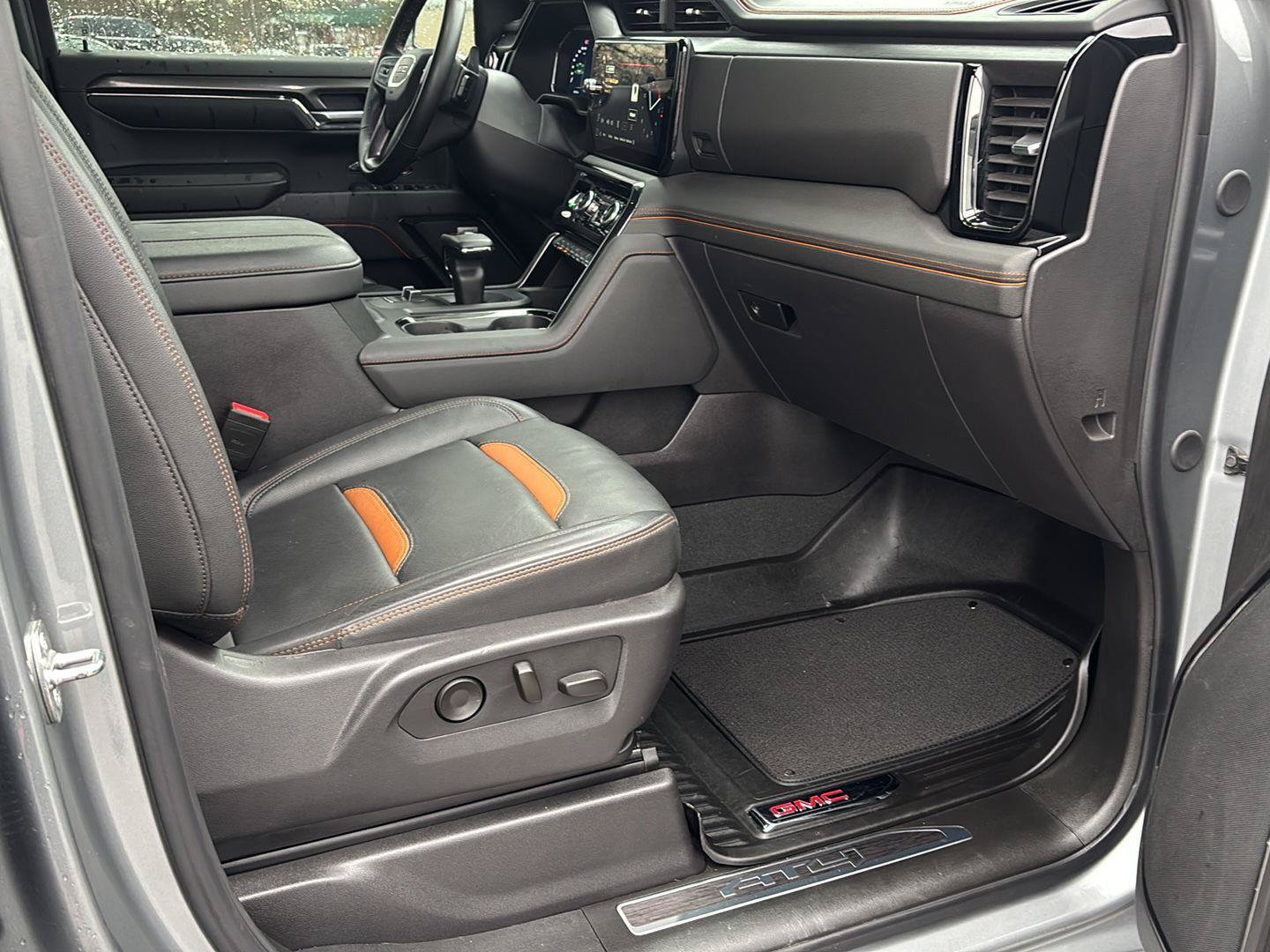 Used 2024 GMC Sierra 1500 AT4 w/ Technology Package image 25