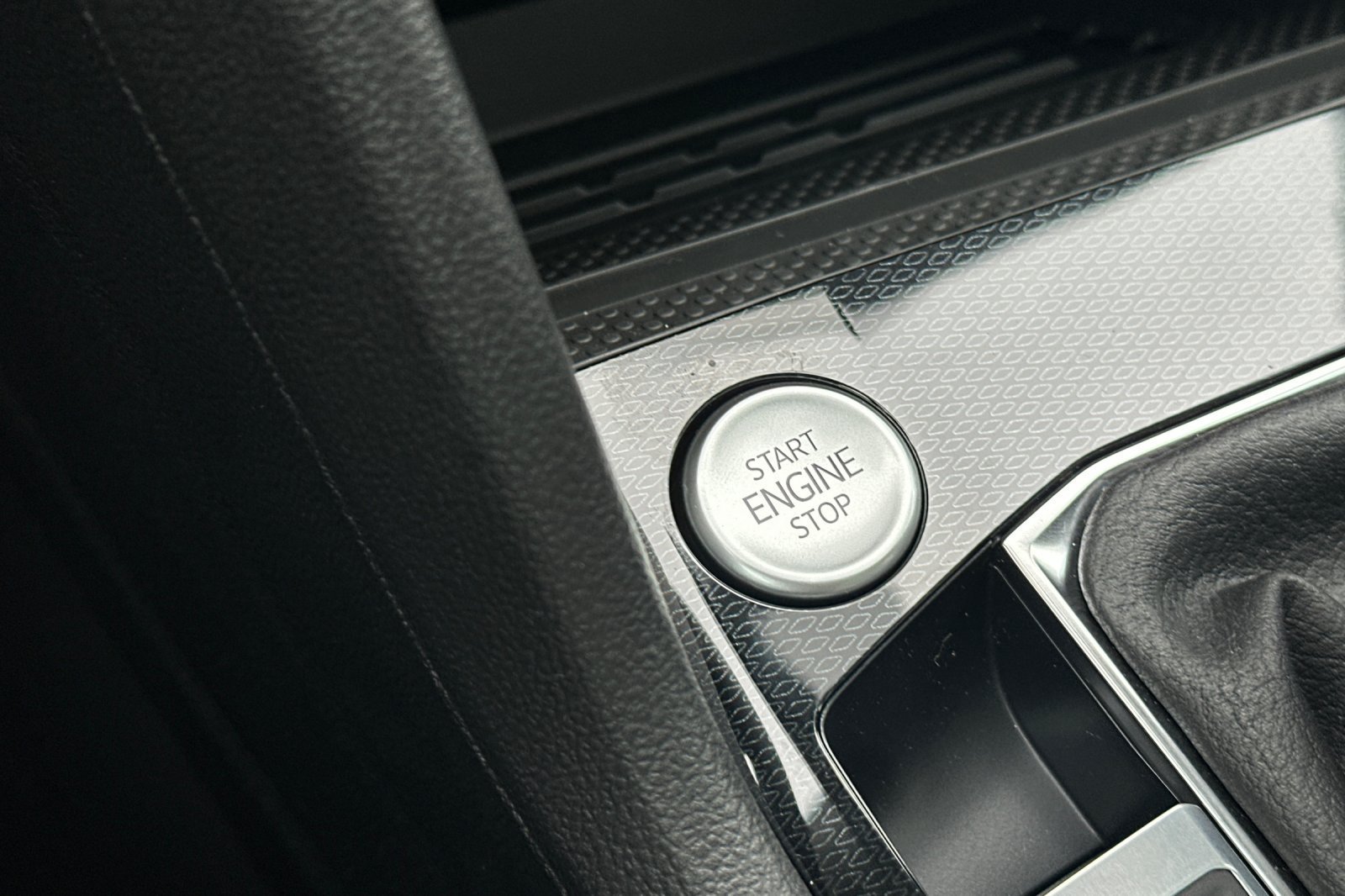 New 2026 Volkswagen Taos SE FWD image 22