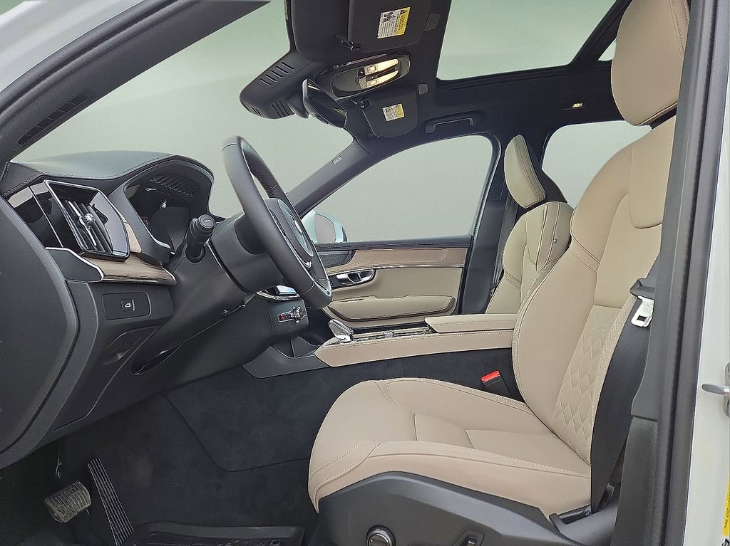 New 2026 Volvo XC90 B6 Plus w/ Protection Package Premier AWD/4WD image 24