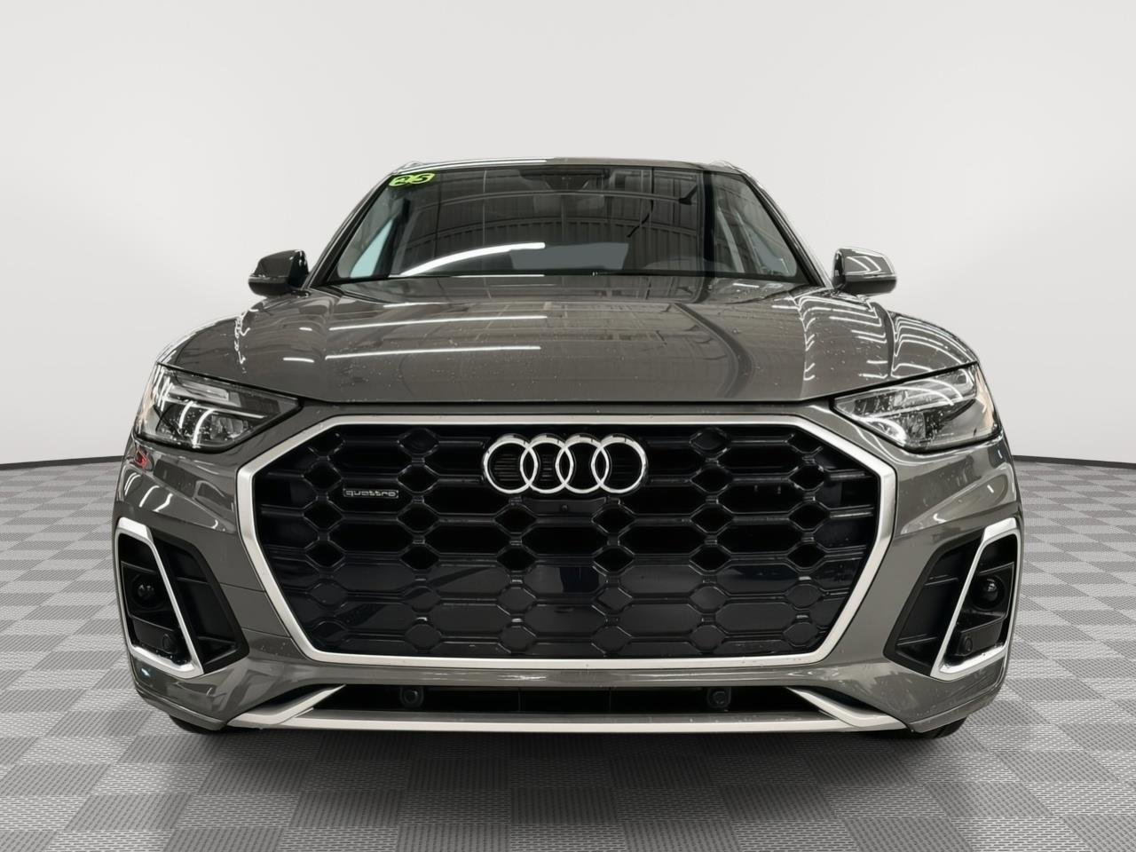 Certified 2025 Audi Q5 2.0T Premium Plus w/ Premium Plus Package image 2