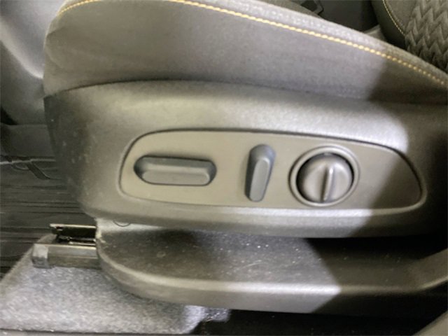 Used 2023 Chevrolet Equinox LT image 25