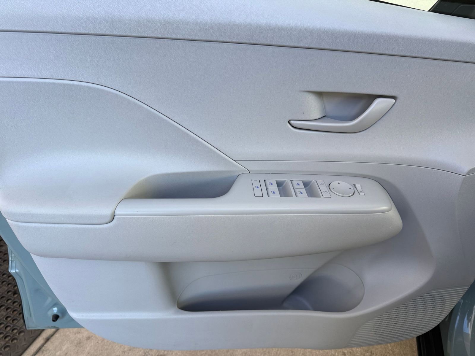 Used 2025 Hyundai Kona SEL image 18