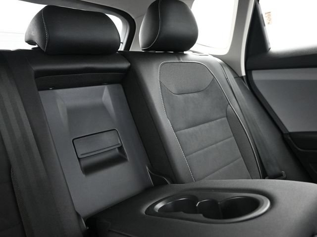 Used 2022 Volkswagen Taos SE FWD image 19