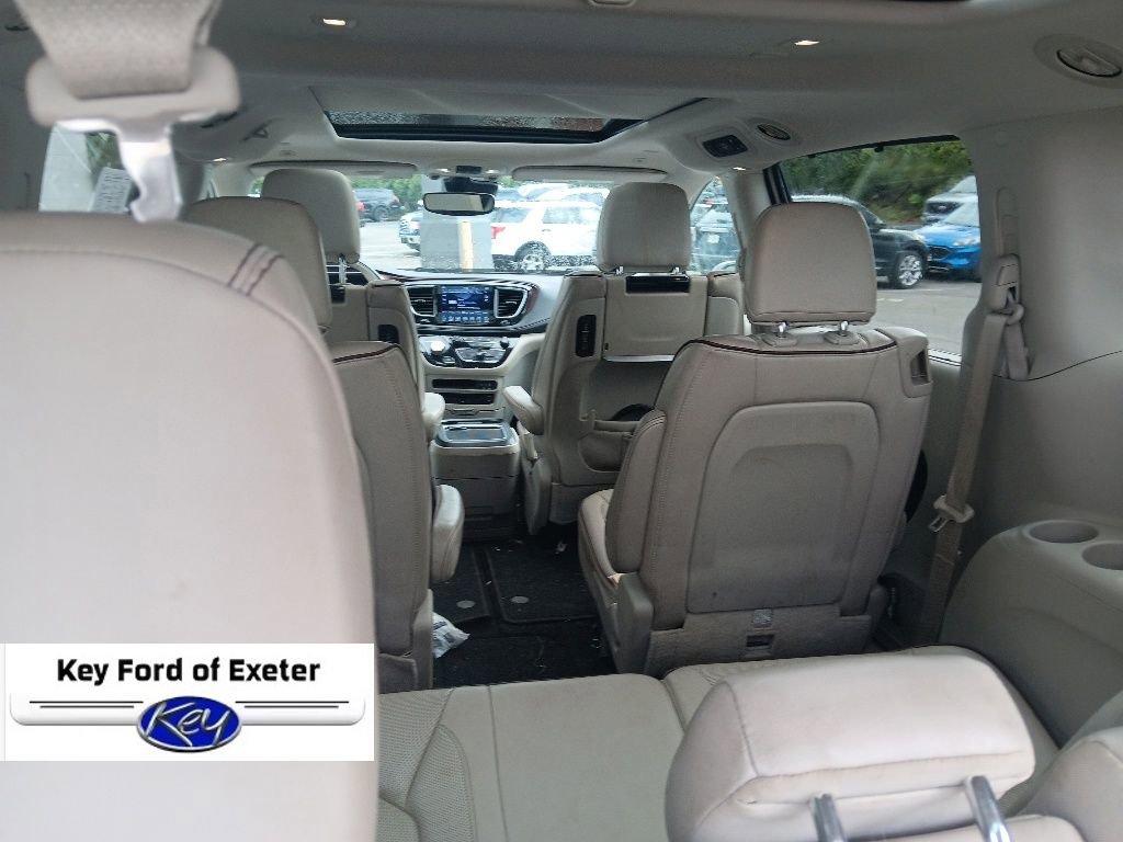 Used 2018 Chrysler Pacifica Limited w/ Advanced Safetytec Group FWD image 15