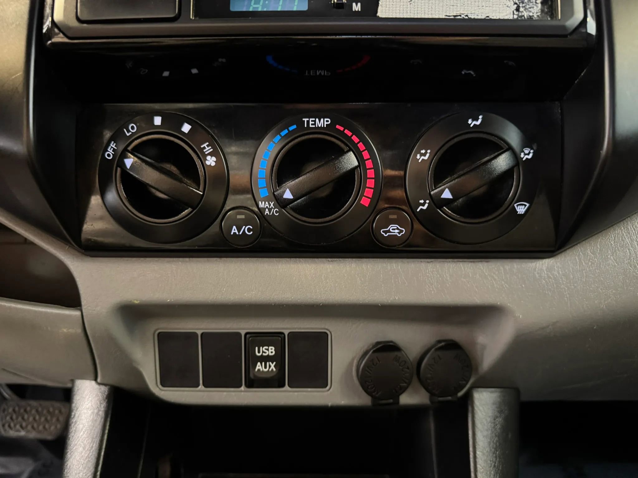 Used 2013 Toyota Tacoma 2WD Access Cab w/ Convenience Pkg image 19