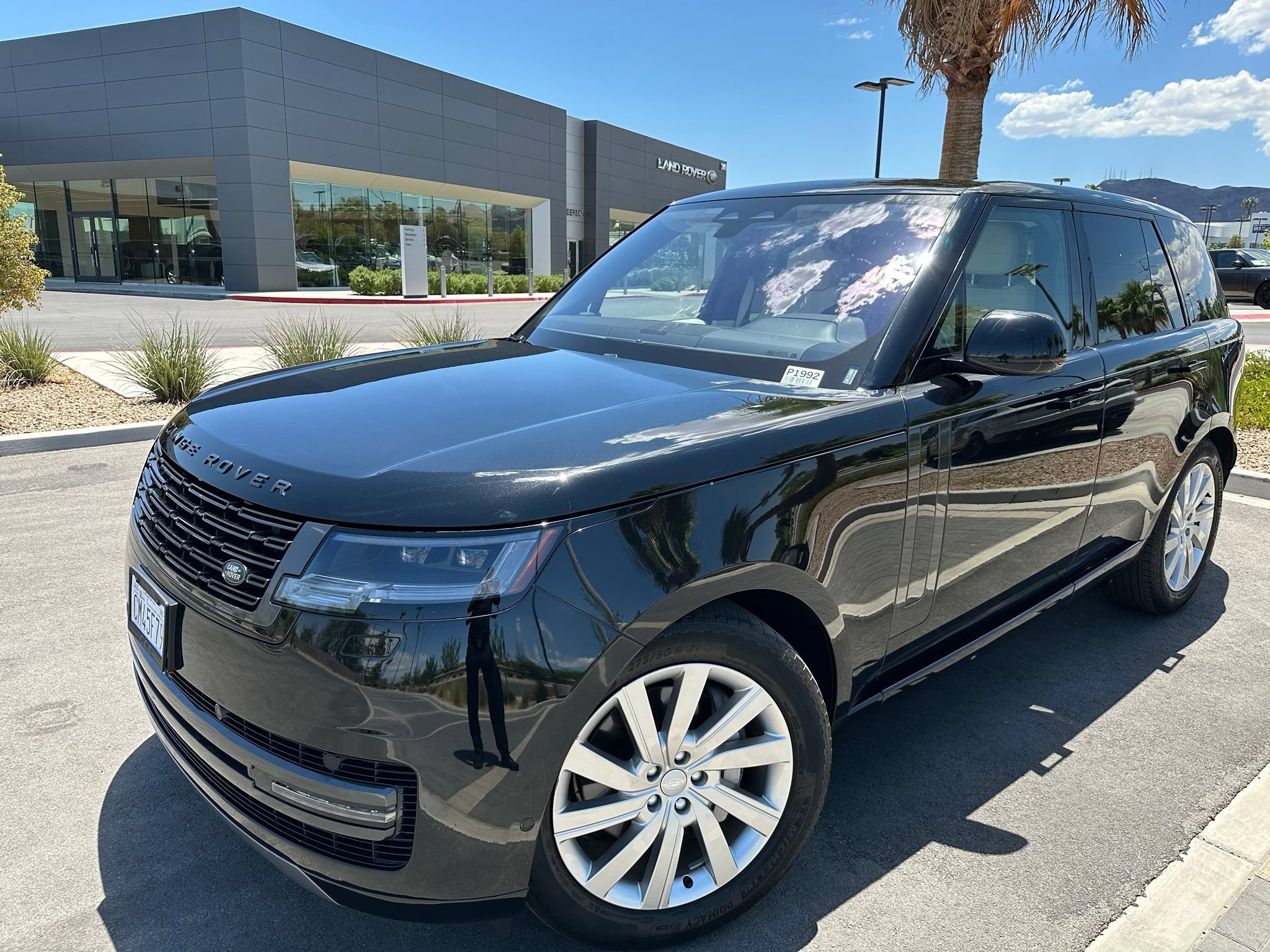 Used 2023 Land Rover Range Rover SE AWD/4WD image 1