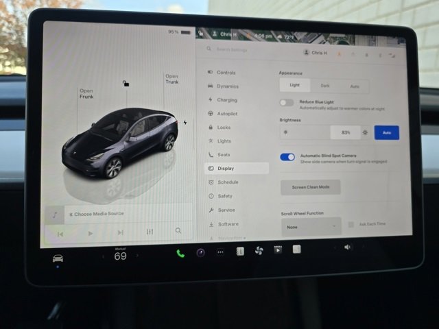 Used 2023 Tesla Model Y 2WD image 52