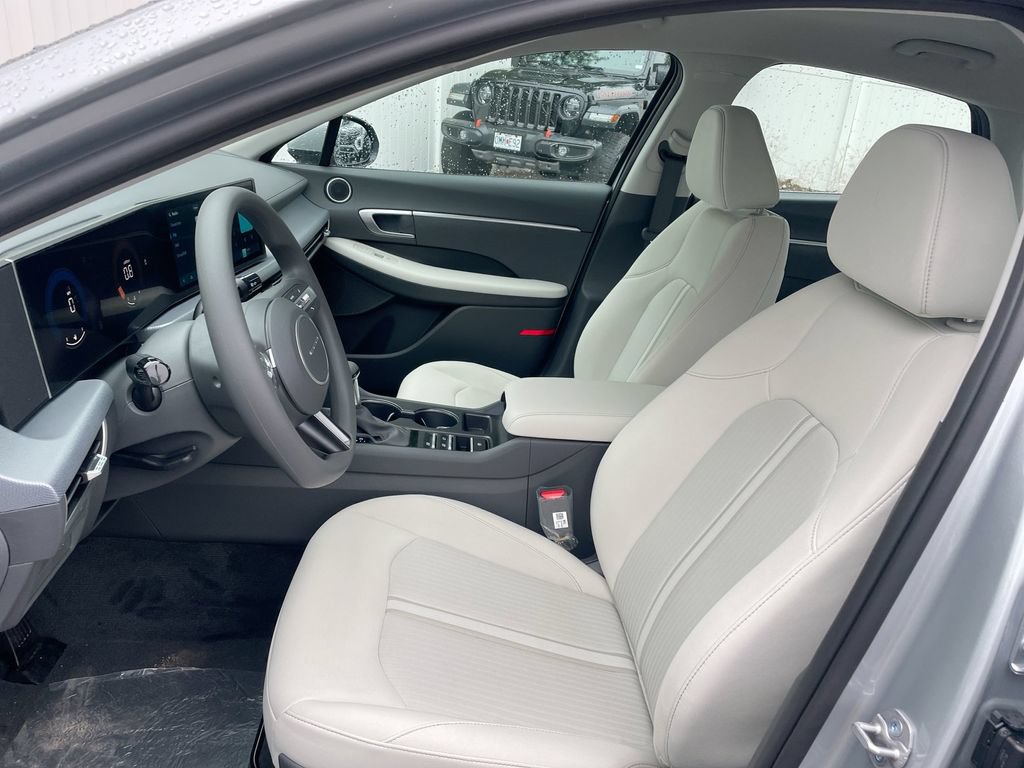 Used 2026 Hyundai Sonata SE FWD image 36