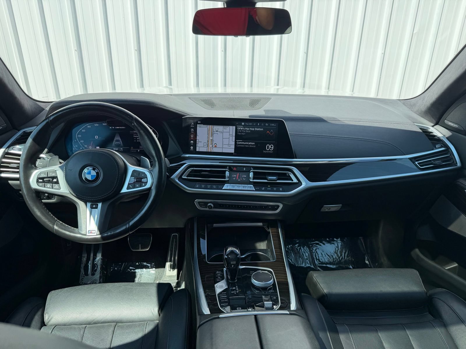 Used 2021 BMW X7 M50i w/ Dynamic Handling Package AWD/4WD image 13