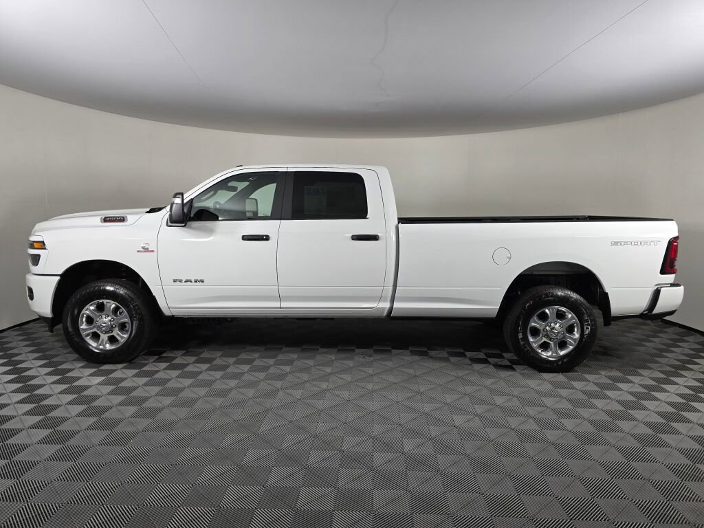 New 2026 RAM 3500 Big Horn AWD/4WD image 7