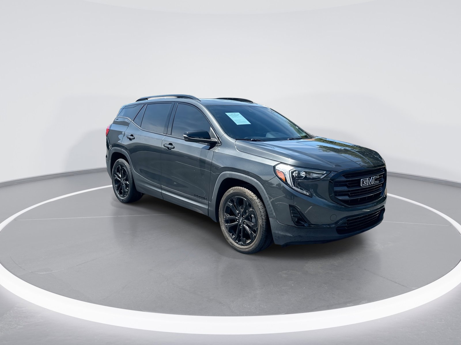 Used 2021 GMC Terrain SLT w/ Infotainment Package II FWD image 2
