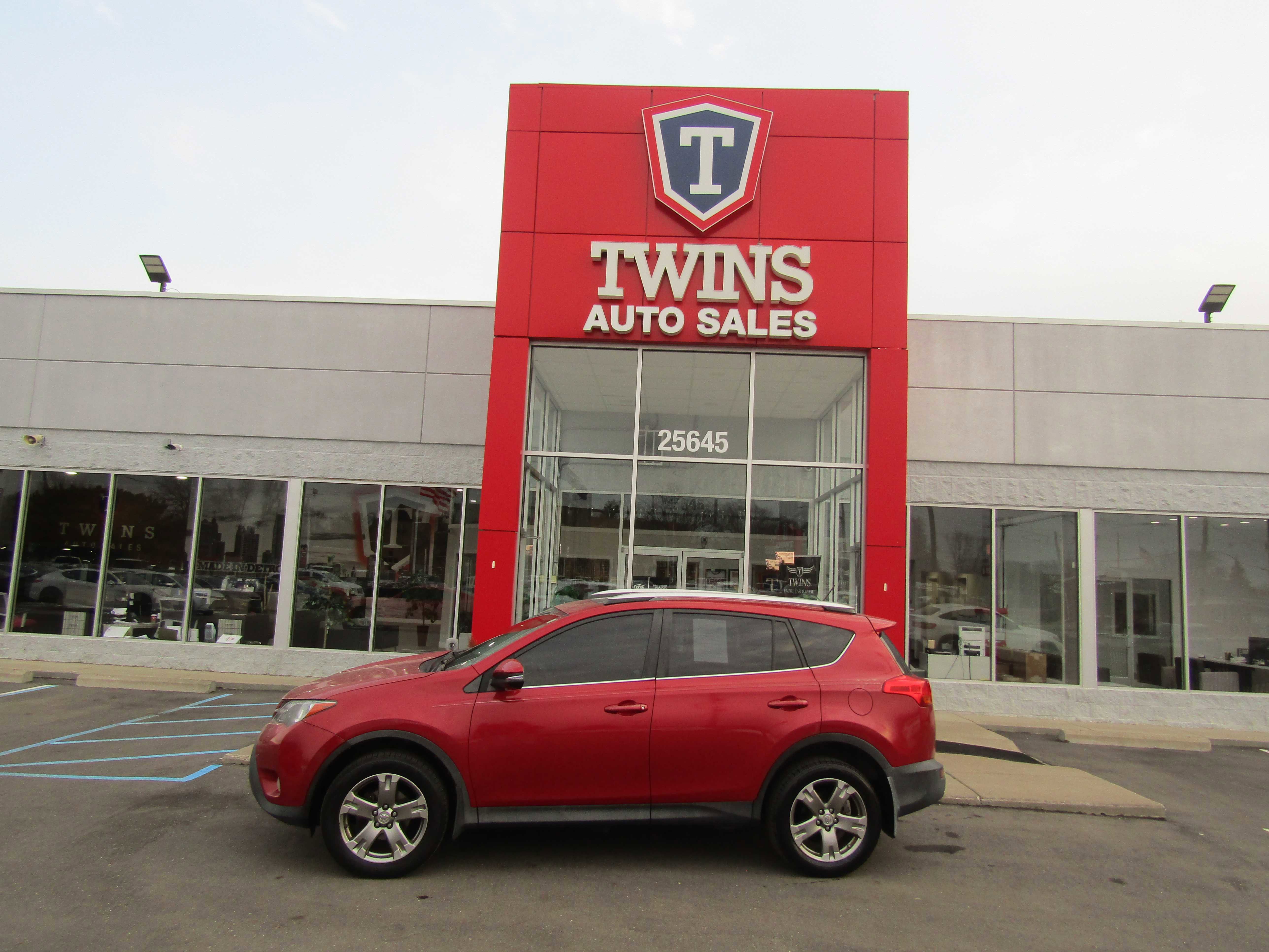 Used 2014 Toyota RAV4 XLE AWD/4WD image 1