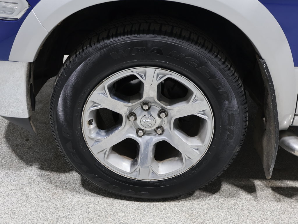 Used 2015 RAM 1500 Laramie w/ Convenience Group AWD/4WD image 10