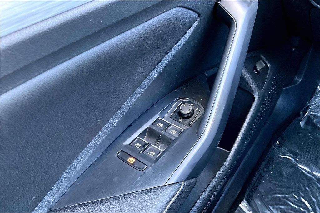 Certified 2025 Volkswagen Jetta S image 29