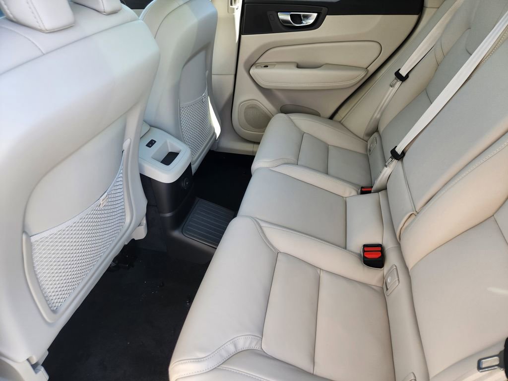 New 2026 Volvo XC60 T8 Ultra w/ Climate Package image 19