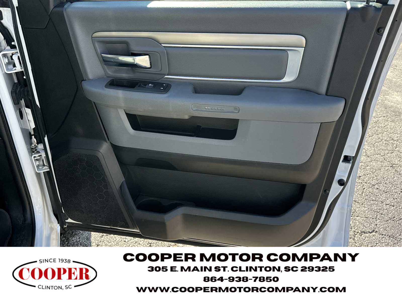 Used 2020 RAM 1500 Classic SLT AWD/4WD image 14