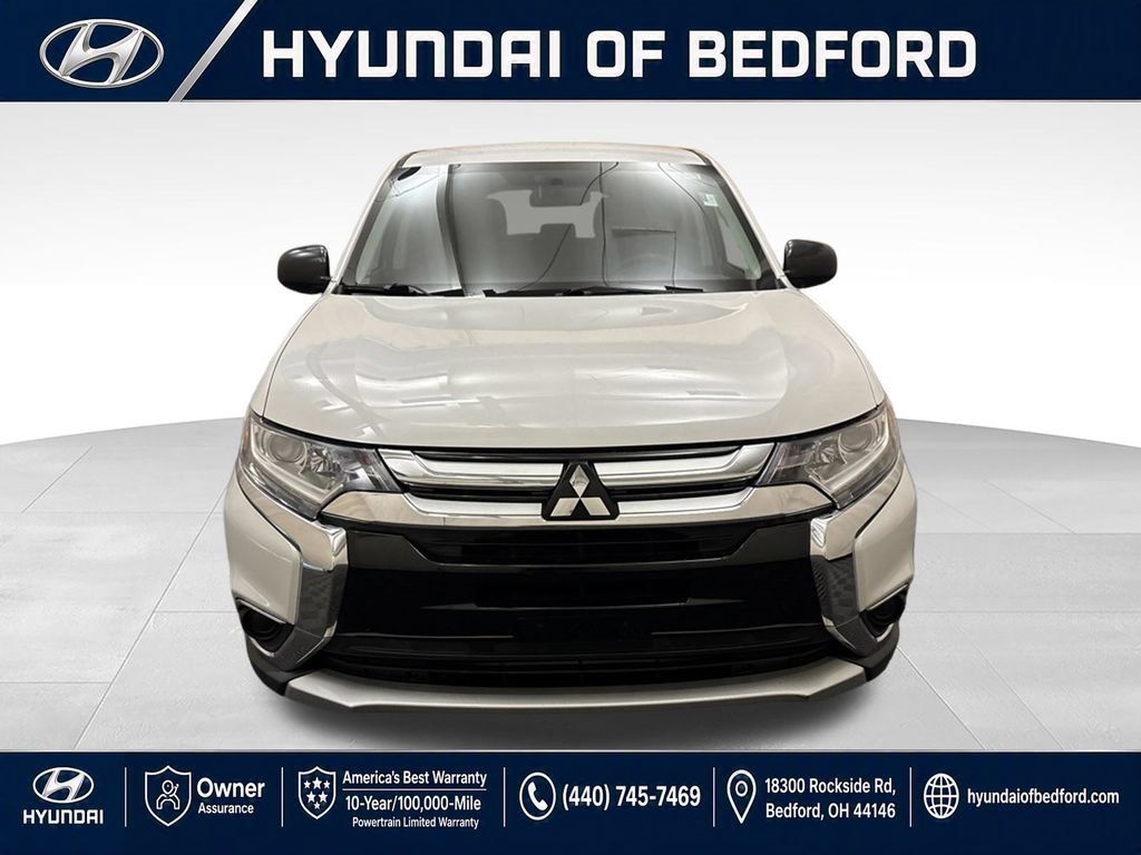 Used 2017 Mitsubishi Outlander ES AWD/4WD image 2