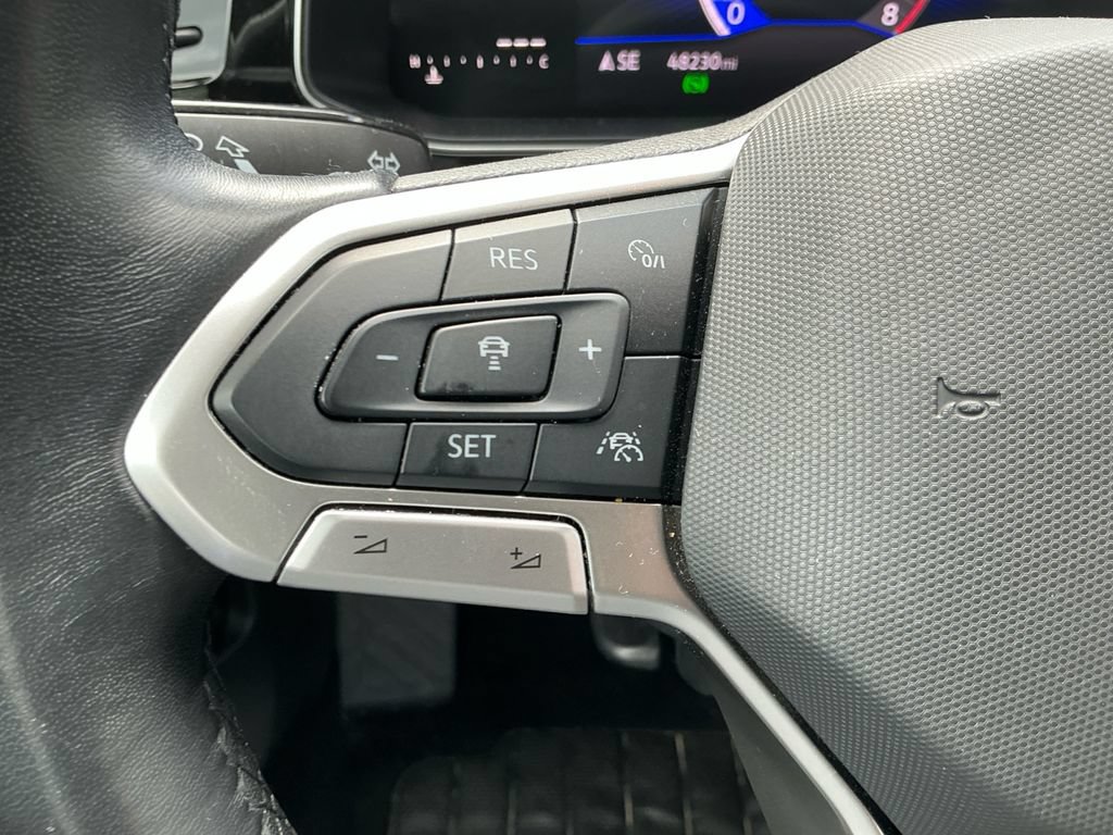 Used 2025 Volkswagen Jetta SE FWD image 21