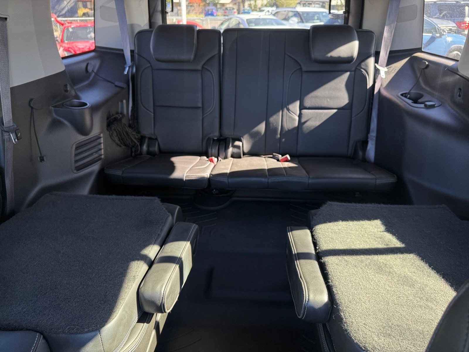 Used 2015 GMC Yukon Denali w/ Premium Package AWD/4WD image 18