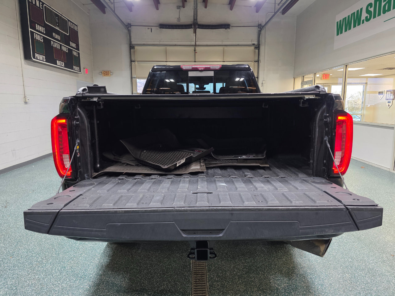 Used 2021 GMC Sierra 2500 Denali w/ Denali Black Diamond Edition image 15