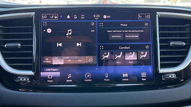 Used 2023 Chrysler Pacifica Touring-L FWD image 25