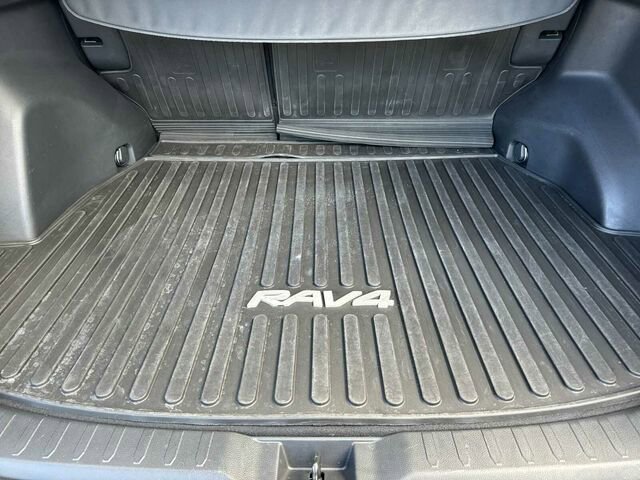 Used 2024 Toyota RAV4 LE AWD/4WD image 18