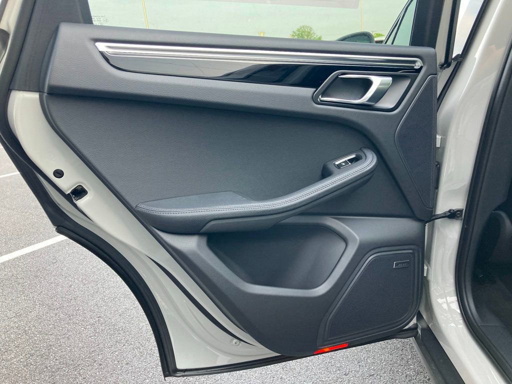 Used 2024 Porsche Macan image 27