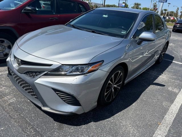 Used 2019 Toyota Camry SE image 1