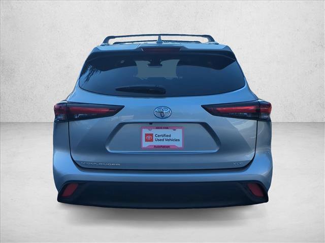 Certified 2025 Toyota Highlander XLE FWD image 7