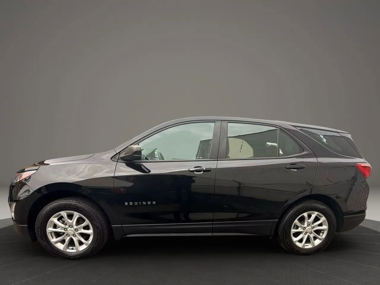 Used 2021 Chevrolet Equinox LS image 8