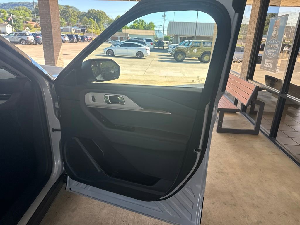 New 2026 Ford Explorer Active RWD image 22