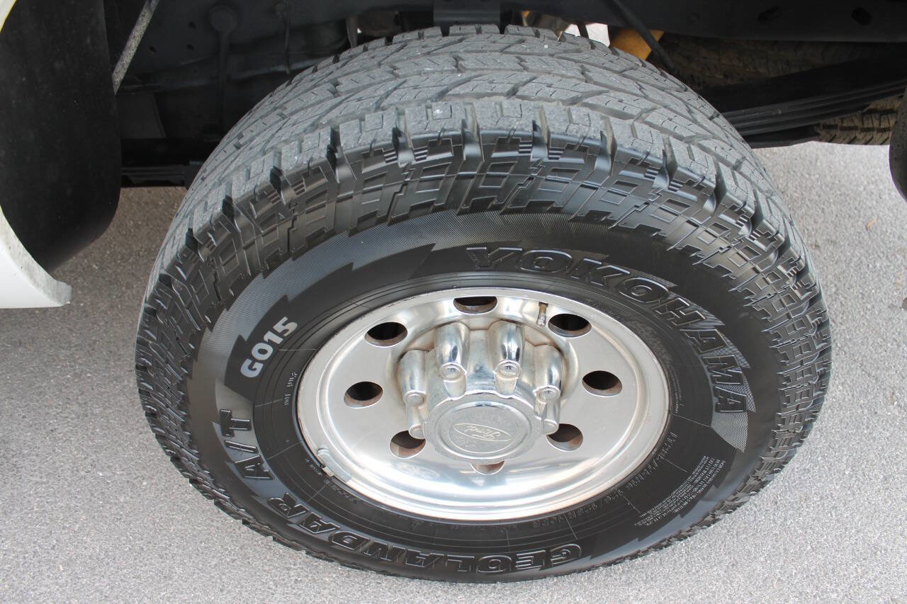 Used 2000 Ford F250 XLT image 13