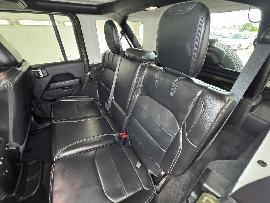 Used 2023 Jeep Wrangler Unlimited Sahara w/ Cold Weather Group AWD/4WD image 21