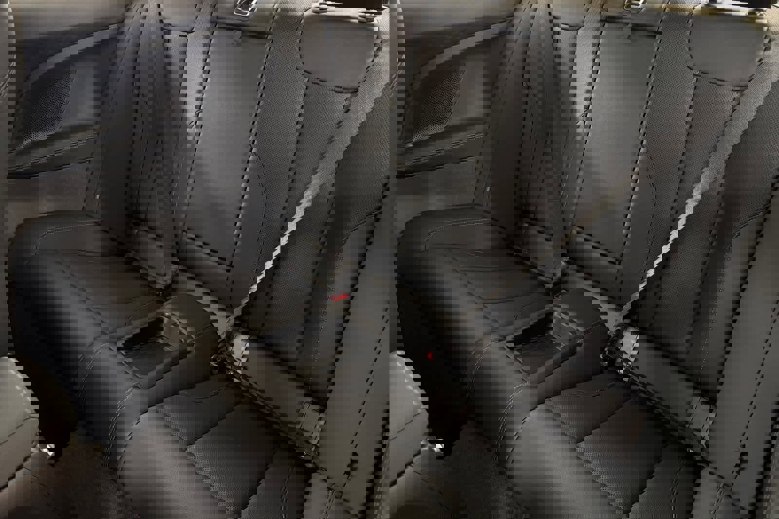 Used 2023 BMW 230i Coupe w/ M Sport Package image 4