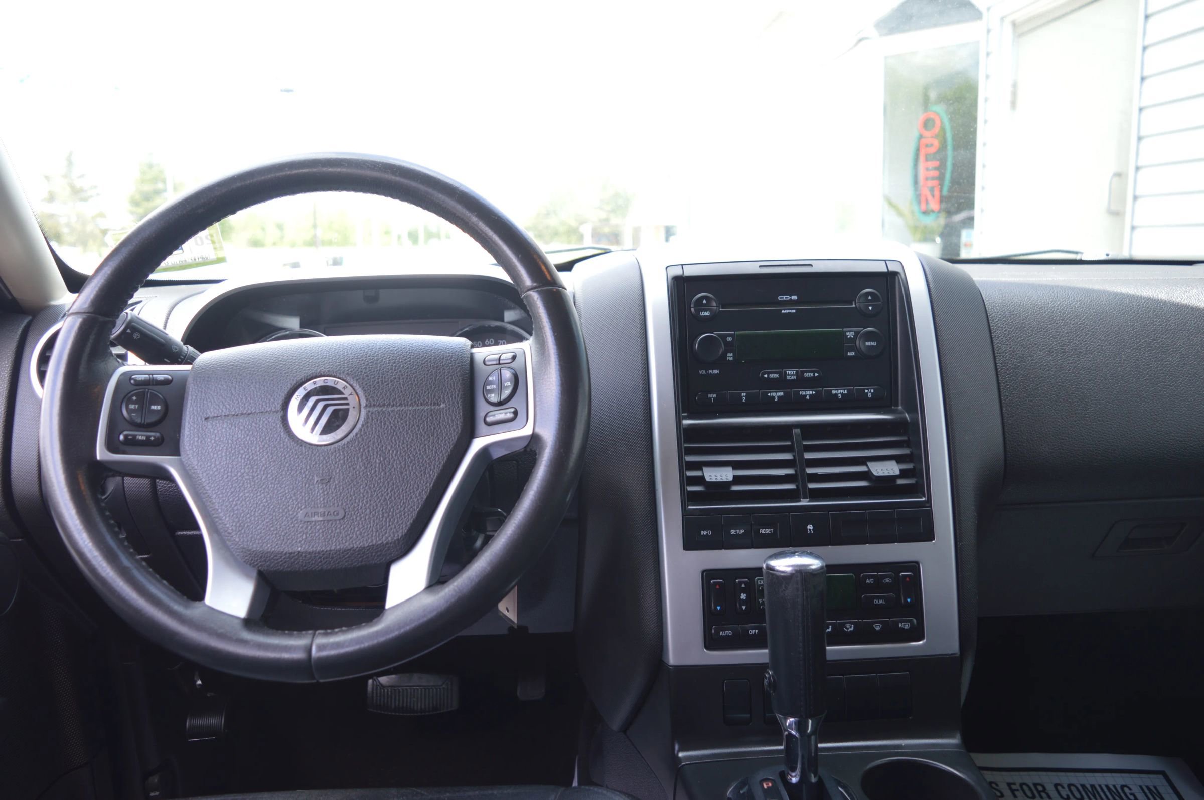Used 2007 Mercury Mountaineer AWD image 32
