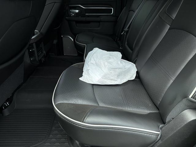 New 2026 RAM 3500 Laramie AWD/4WD image 19